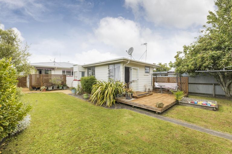 Photo of property in 32 Thomson Street, West End, Palmerston North, 4412