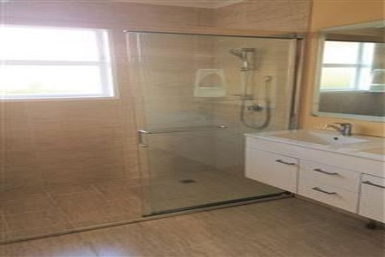 Photo of property in 29 Oakleigh Street, Maungaraki, Lower Hutt, 5010