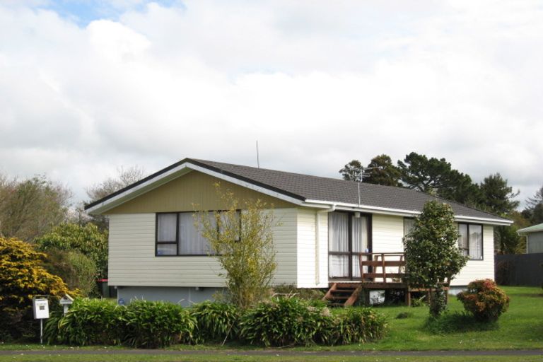 Photo of property in 23 Montjoy Street, Stratford, 4332