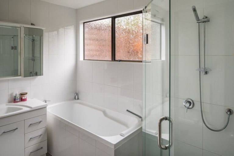 Photo of property in 31 Observatory Close, Whitby, Porirua, 5024