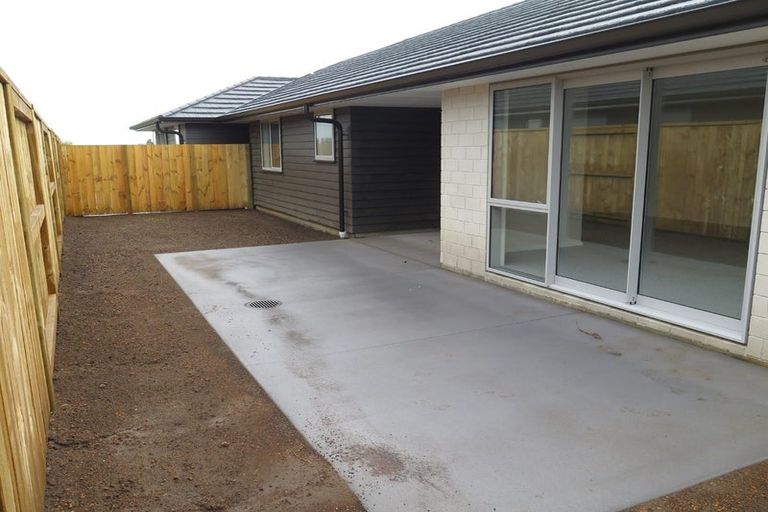 Photo of property in 16 Kahawai Place, Omokoroa, 3114