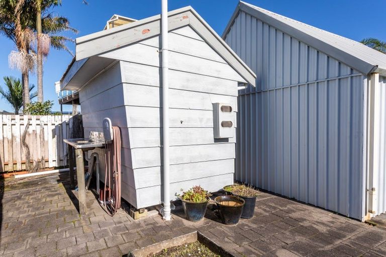 Photo of property in 2 Norfolk Place, Tairua, 3508