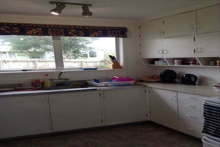 Photo of property in 28 Rena Place, West Harbour, Auckland, 0618