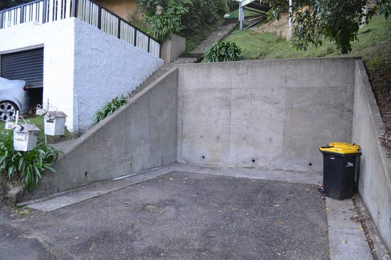 Photo of property in 32 Ngaio Road, Kelburn, Wellington, 6012