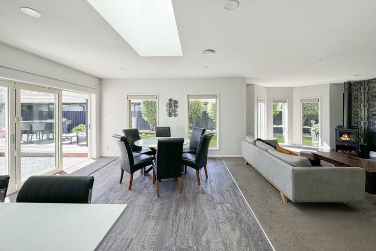 Photo of property in 14 Elmslie Grove, Halswell, Christchurch, 8025