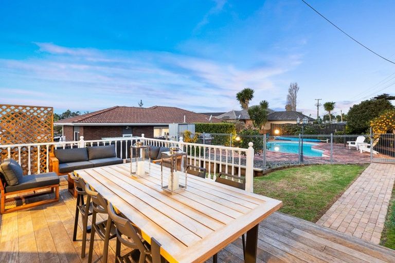 Photo of property in 5 Humphrey Kemp Avenue, Henderson, Auckland, 0612