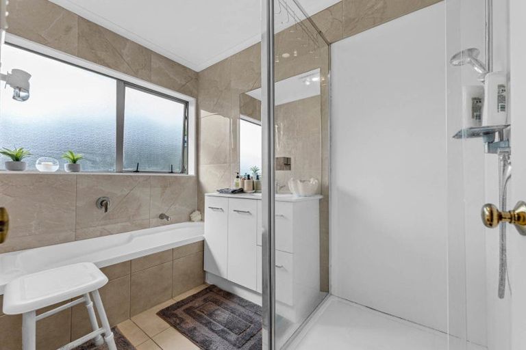 Photo of property in 9 Hawkley Close, Flat Bush, Auckland, 2019