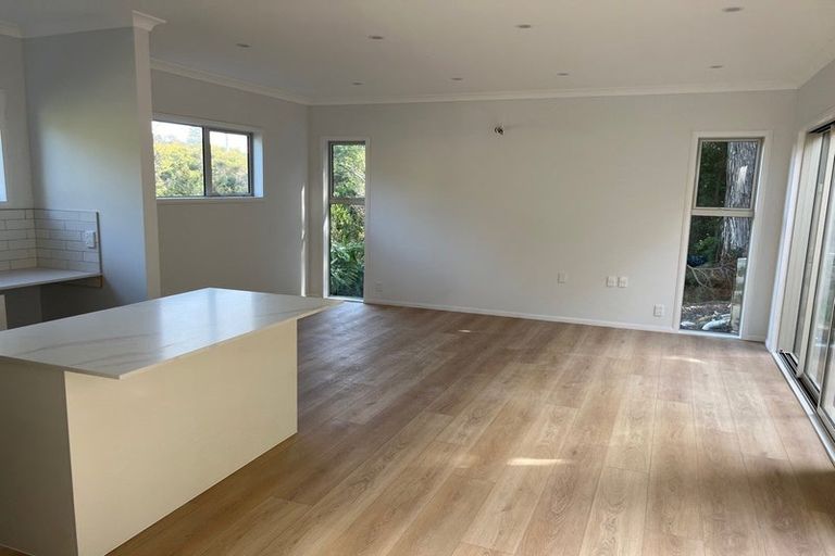 Photo of property in 36 Fowler Street, Northcote, Auckland, 0627