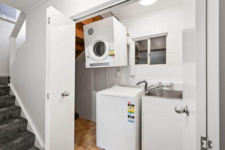 Photo of property in 39 Delhi Crescent, Khandallah, Wellington, 6035