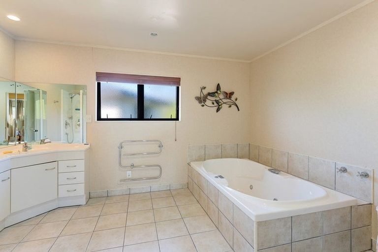 Photo of property in 38 Rata Road, Raumati Beach, Paraparaumu, 5032