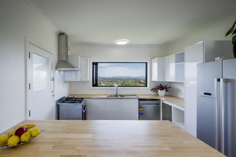 Photo of property in 54 Napier Terrace, Hospital Hill, Napier, 4110