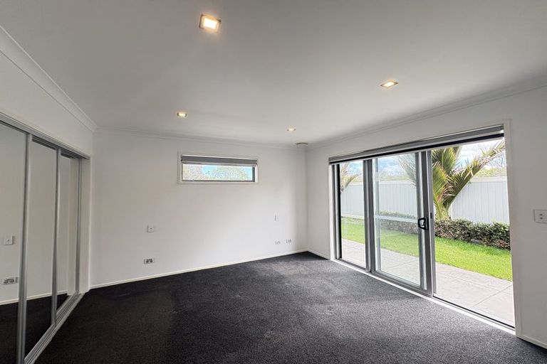 Photo of property in 154 Boord Crescent, Kumeu, 0891