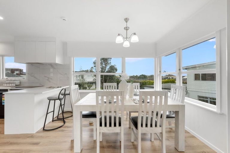Photo of property in 17a Gulf Crest, Bucklands Beach, Auckland, 2012