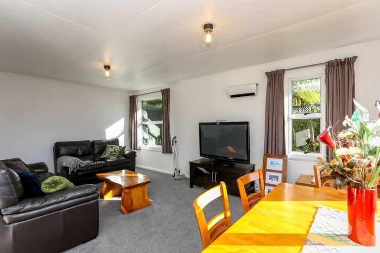 Photo of property in 128 Huatoki Street, Frankleigh Park, New Plymouth, 4310