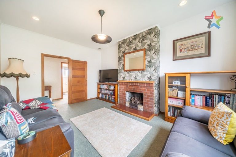 Photo of property in 2/27 Gadsby Street, Avalon, Lower Hutt, 5011