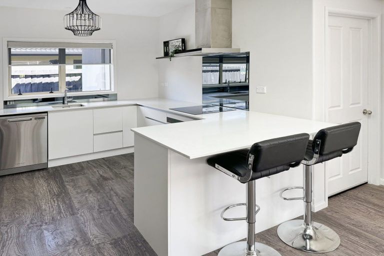 Photo of property in 14 Elmslie Grove, Halswell, Christchurch, 8025