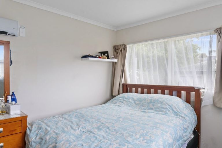Photo of property in 15 Sari Place, Massey, Auckland, 0614