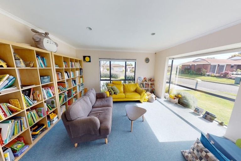 Photo of property in 1 Warwick Place, Springvale, Whanganui, 4501