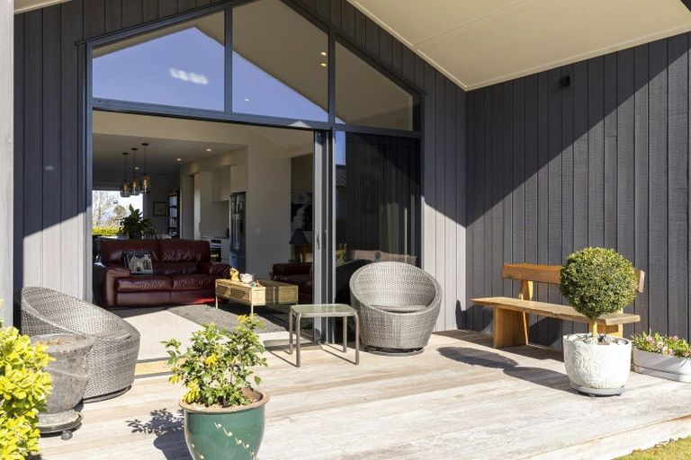 Photo of property in 6 Sorrento Drive, Rangatira Park, Taupo, 3330