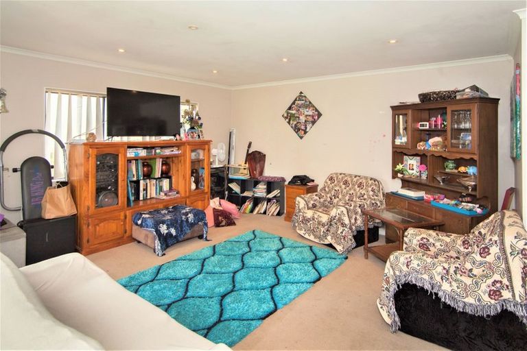 Photo of property in 93 Simpson Road, Ranui, Auckland, 0612