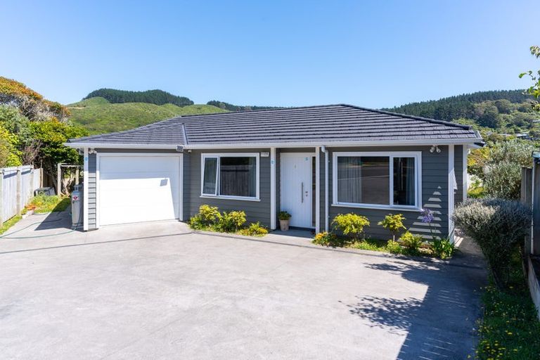 Photo of property in 10 Larsen Crescent, Tawa, Wellington, 5028