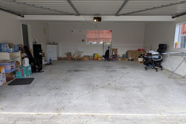 Photo of property in 15a Te Atatu Road, Te Atatu South, Auckland, 0610