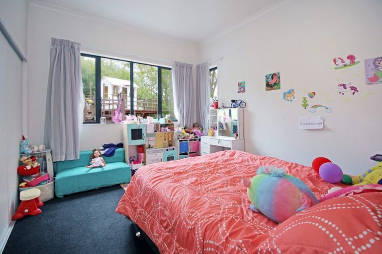 Photo of property in 12 Judge Richardson Drive, Opaheke, Papakura, 2584