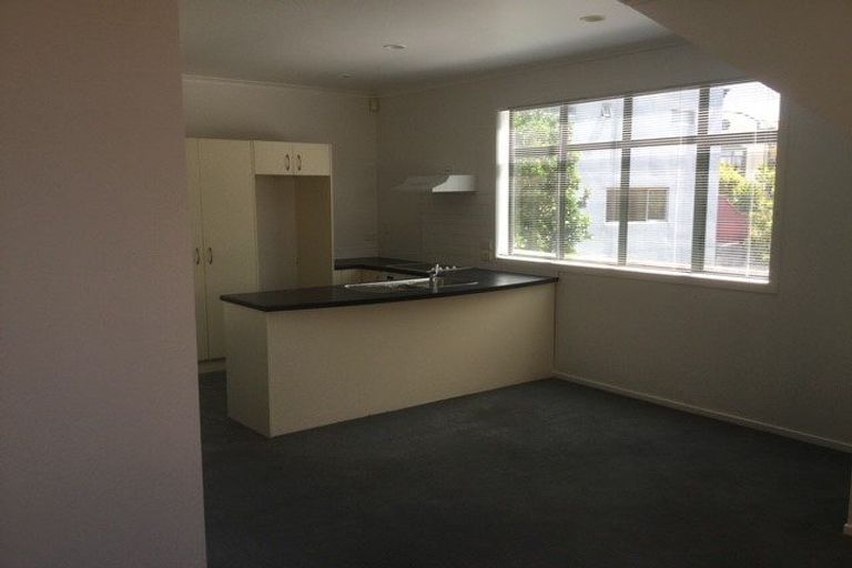 Photo of property in Tuscany Towers, 60/1 Ambrico Place, New Lynn, Auckland, 0600