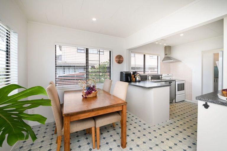 Photo of property in 57 Raglan Avenue, Cloverlea, Palmerston North, 4412