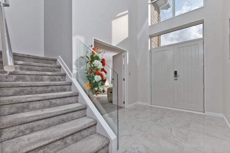 Photo of property in 14 Ascension Crescent, Orewa, 0931