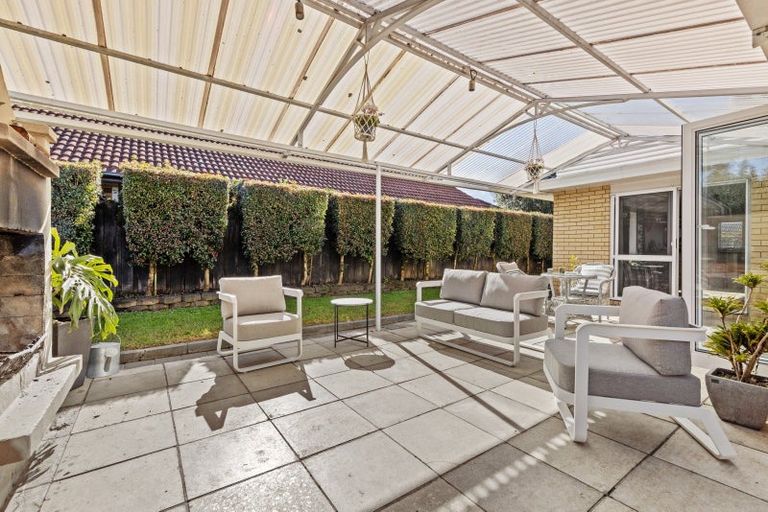 Photo of property in 16 Chippewa Place, Conifer Grove, Takanini, 2112