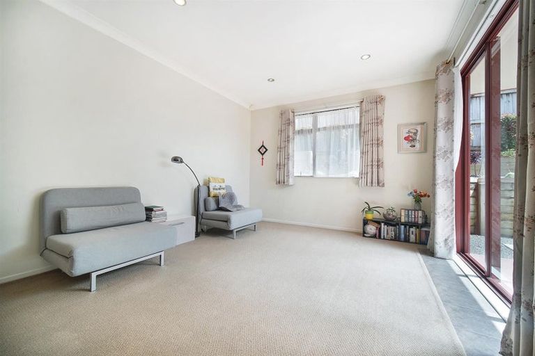 Photo of property in 32 Cairnsvale Rise, Manurewa, Auckland, 2105