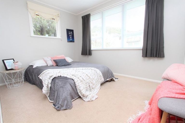 Photo of property in 31 Sunnyview Drive, Brown Owl, Upper Hutt, 5018