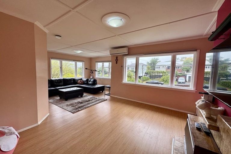 Photo of property in 28 Richmond Avenue, Karori, Wellington, 6012