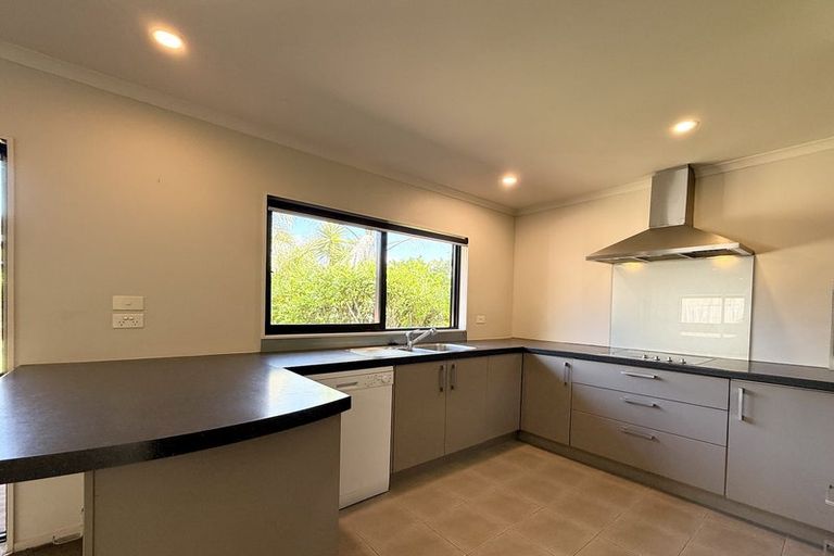 Photo of property in 1 Barwick Place, Stanmore Bay, Whangaparaoa, 0932