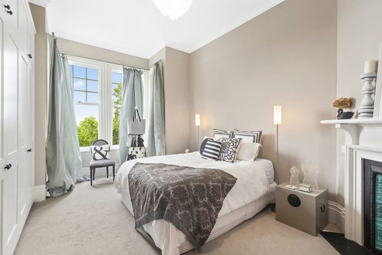 Photo of property in 23 Moana Road, Kelburn, Wellington, 6012