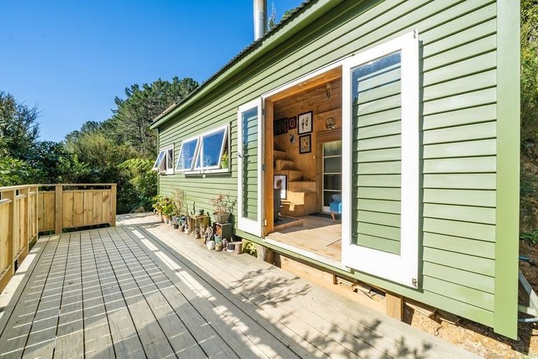 Photo of property in 159 Pinehaven Road, Pinehaven, Upper Hutt, 5019