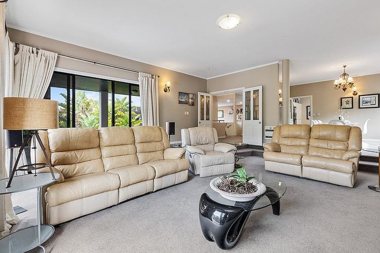Photo of property in 28 Penguin Drive, Murrays Bay, Auckland, 0630