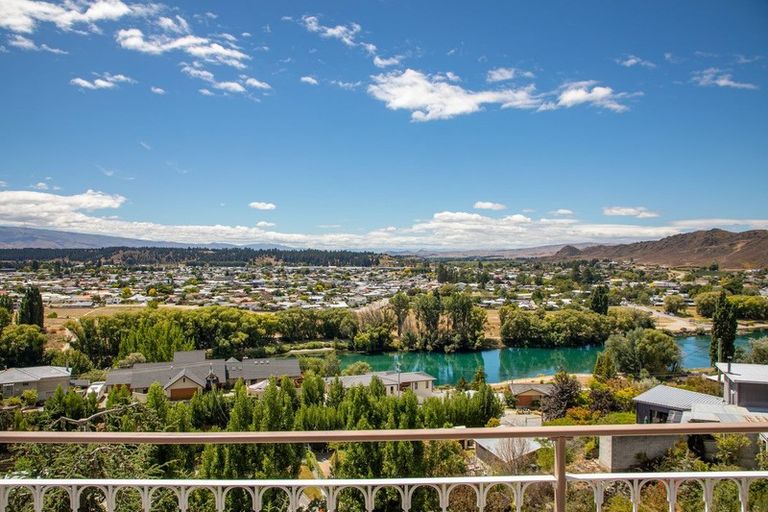 Photo of property in 10 View Road, Bridge Hill, Alexandra, 9320