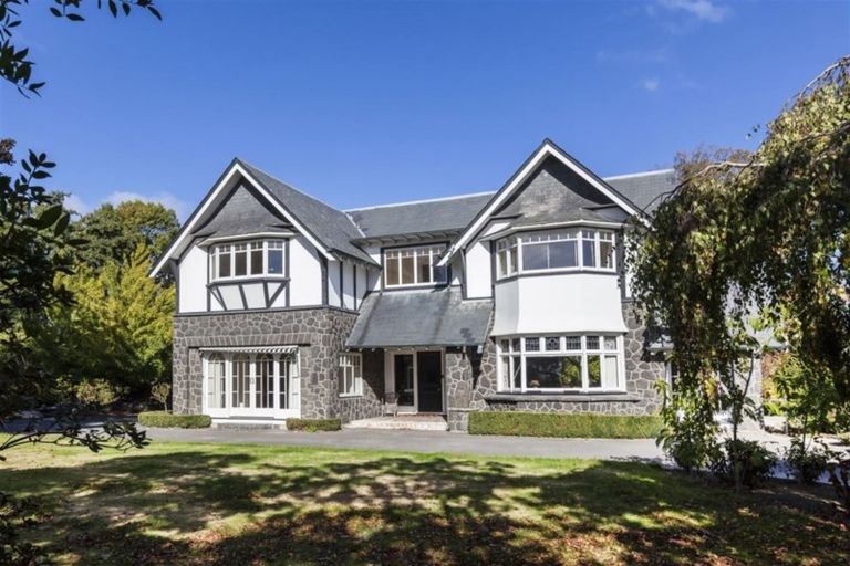 Photo of property in 104 Glandovey Road, Fendalton, Christchurch, 8052
