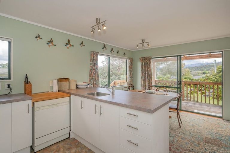 Photo of property in 152 Ocean Beach Road, Tairua, 3508