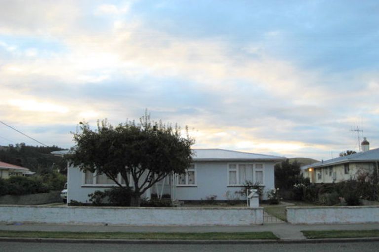 Photo of property in 16 Warwick Street, Oamaru North, Oamaru, 9400