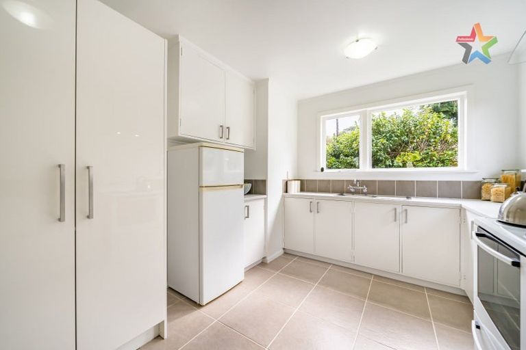 Photo of property in 177 Stokes Valley Road, Stokes Valley, Lower Hutt, 5019