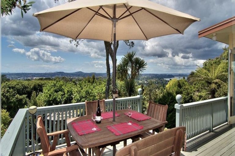 Photo of property in 233 Godley Road, Titirangi, Auckland, 0604