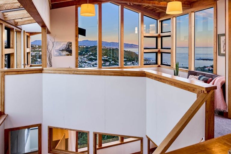 Photo of property in 23 Dargle Way, Island Bay, Wellington, 6023