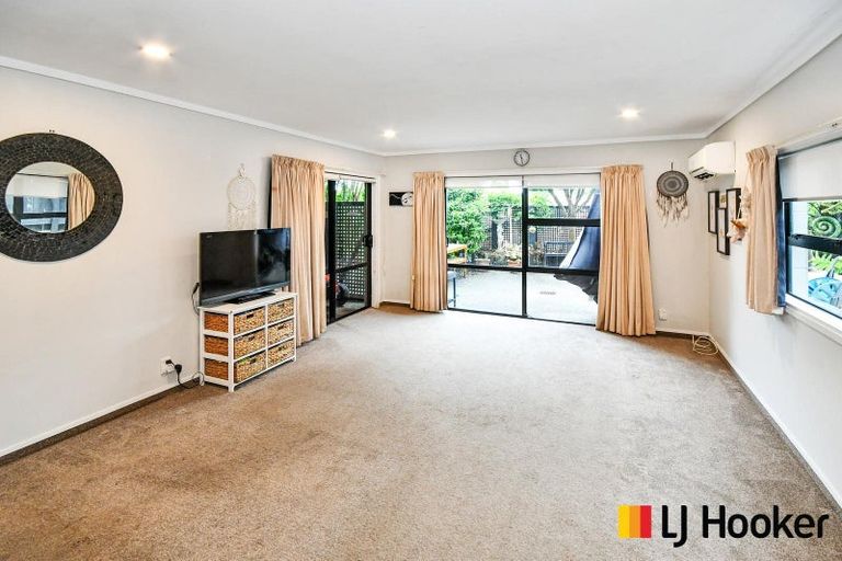 Photo of property in 33 Peretao Rise, The Gardens, Auckland, 2105