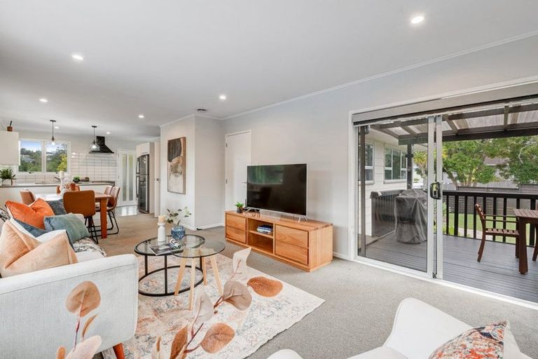 Photo of property in 113 Weatherly Road, Torbay, Auckland, 0630