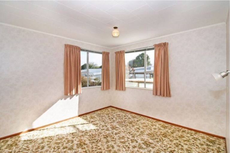 Photo of property in 14 Huatoki Street, Vogeltown, New Plymouth, 4310