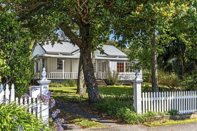 Photo of property in 90 Pendarves Street, New Plymouth, 4310
