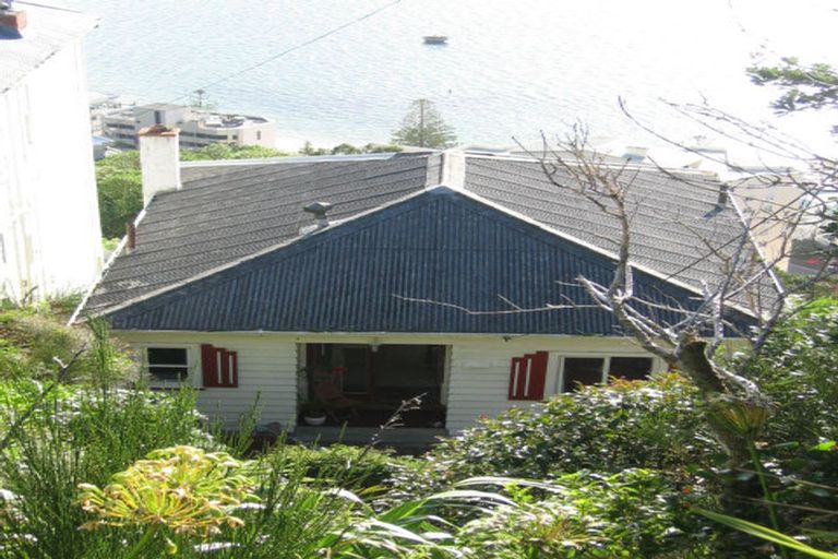 Photo of property in 24 Palliser Road, Roseneath, Wellington, 6011